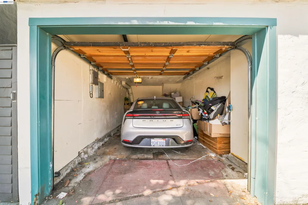 3229 Macarthur Boulevard Oakland CA 94602