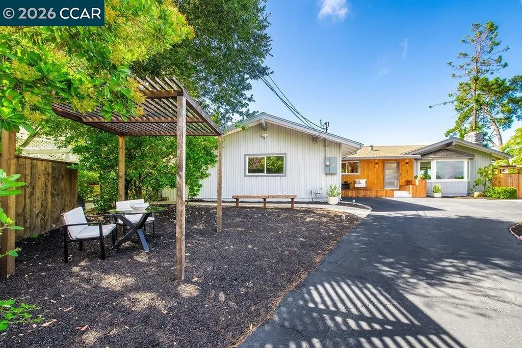 1009 Regio Court Lafayette CA 94549