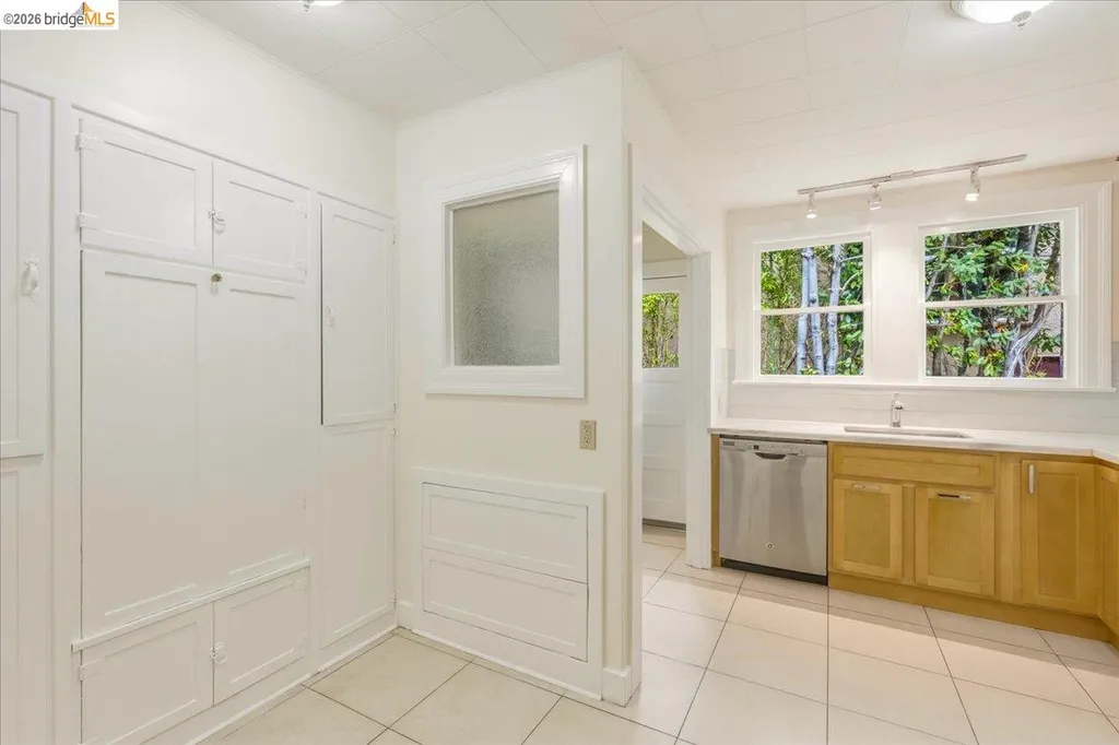 2403 Cedar Street Berkeley CA 94708