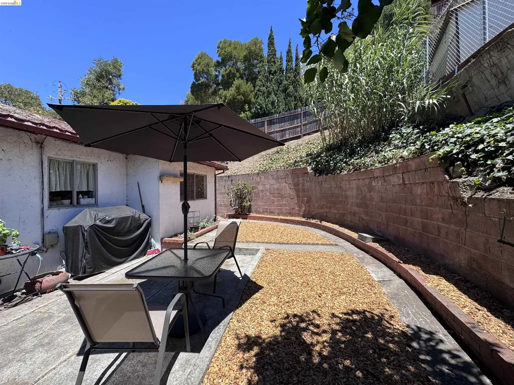 2002 167th Avenue Castro Valley CA 94578