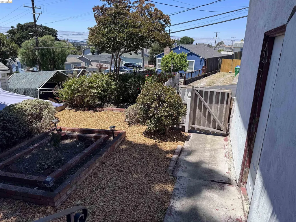 2002 167th Avenue Castro Valley CA 94578