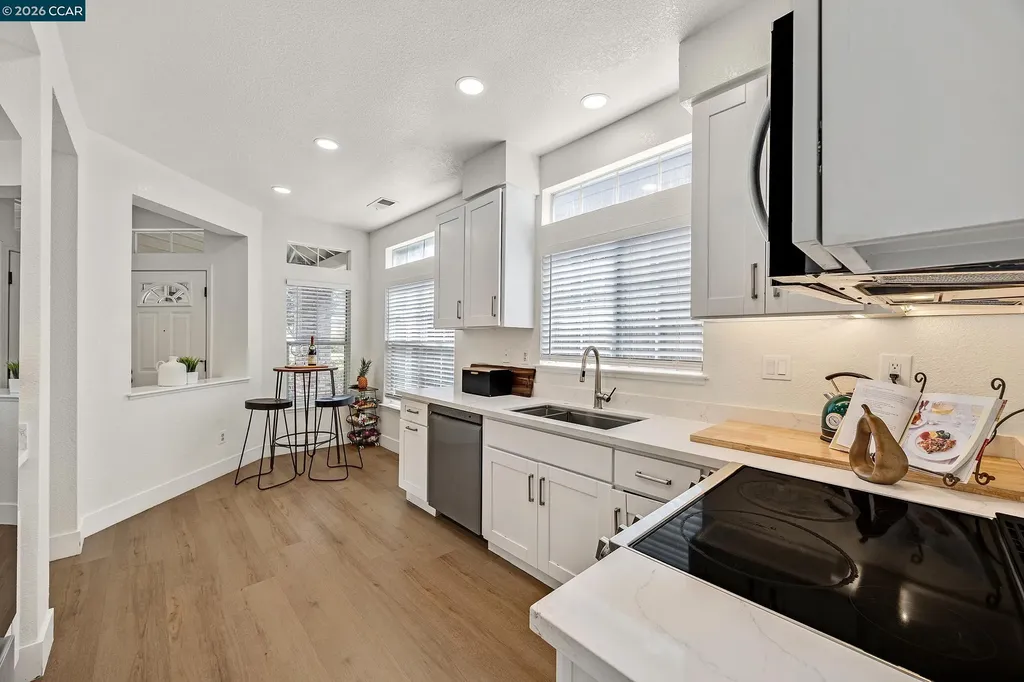 12 Mission Springs Hercules CA 94547