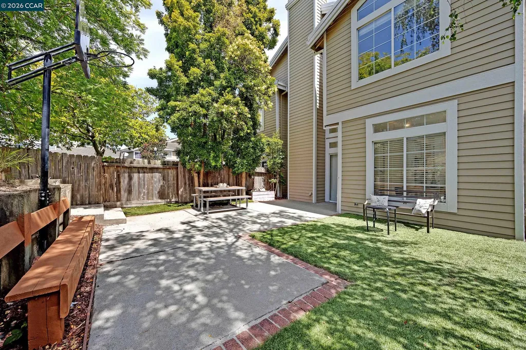 12 Mission Springs Hercules CA 94547