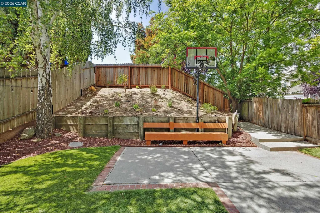 12 Mission Springs Hercules CA 94547