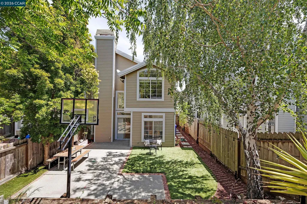 12 Mission Springs Hercules CA 94547