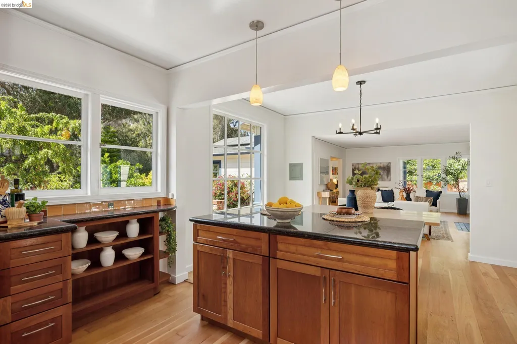 3635 Majestic Avenue Oakland CA 94605