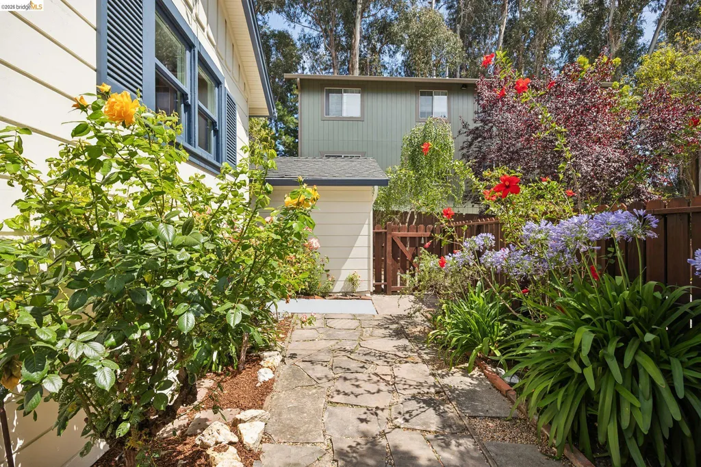 3635 Majestic Avenue Oakland CA 94605