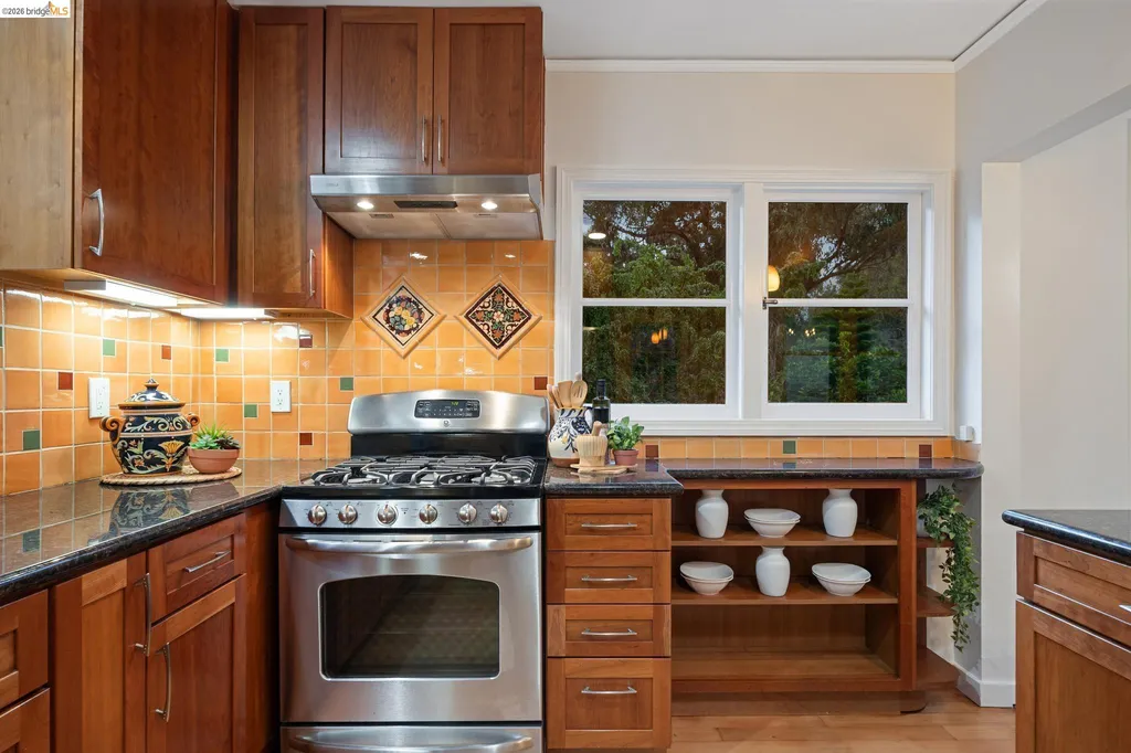 3635 Majestic Avenue Oakland CA 94605