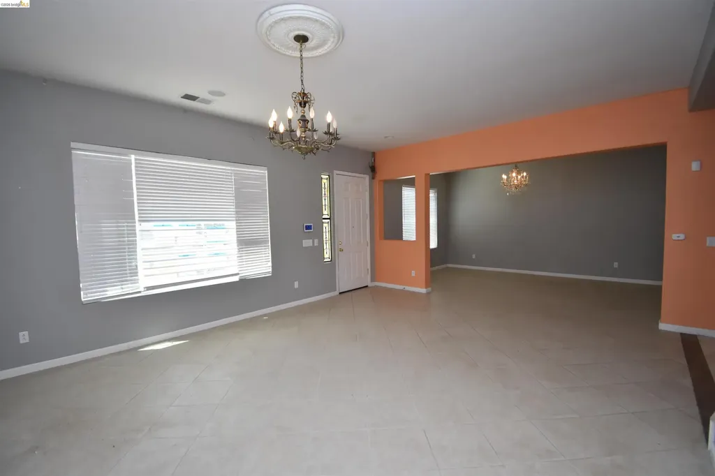 1875 Ventura Drive Pittsburg CA 94565