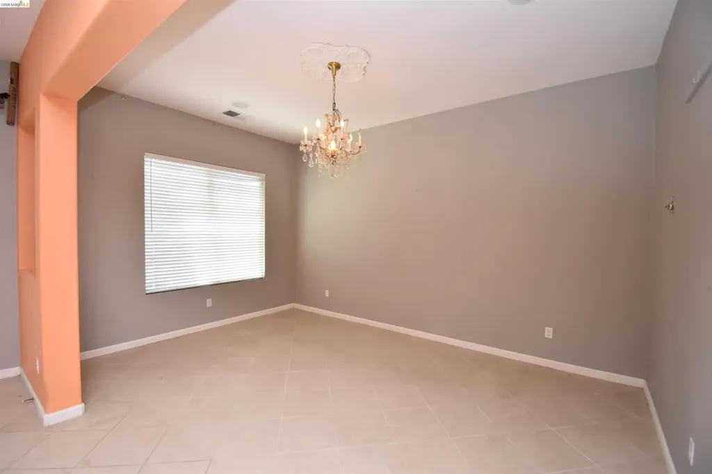 1875 Ventura Drive Pittsburg CA 94565