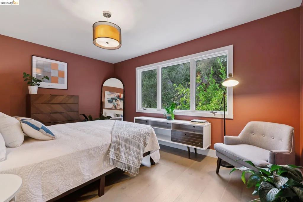 4725 Scotia Avenue Oakland CA 94605
