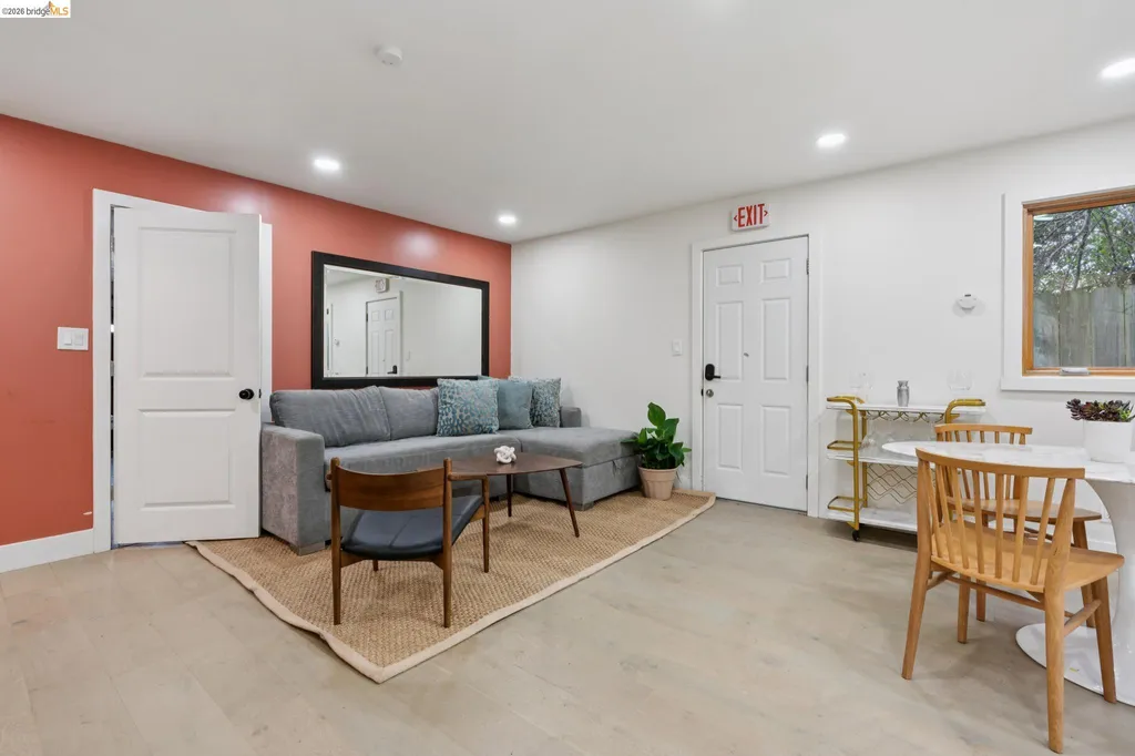 4725 Scotia Avenue Oakland CA 94605