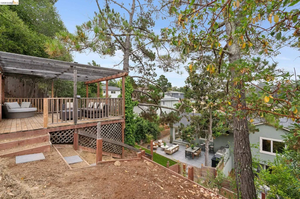 4725 Scotia Avenue Oakland CA 94605