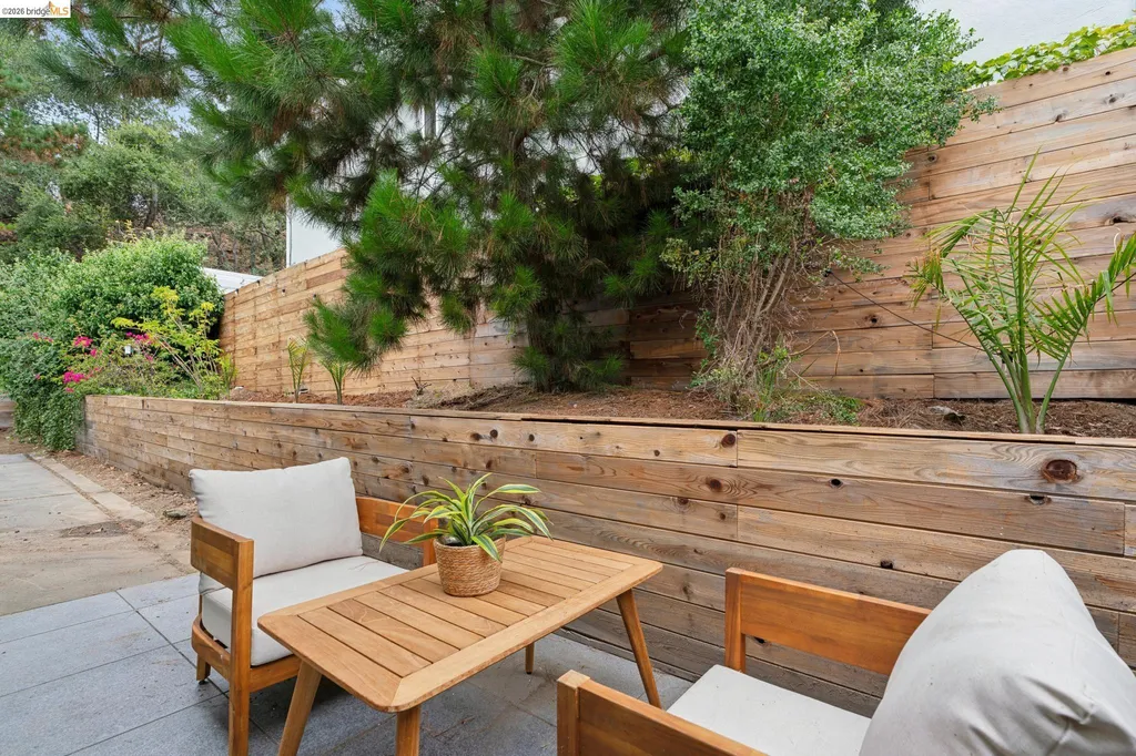 4725 Scotia Avenue Oakland CA 94605