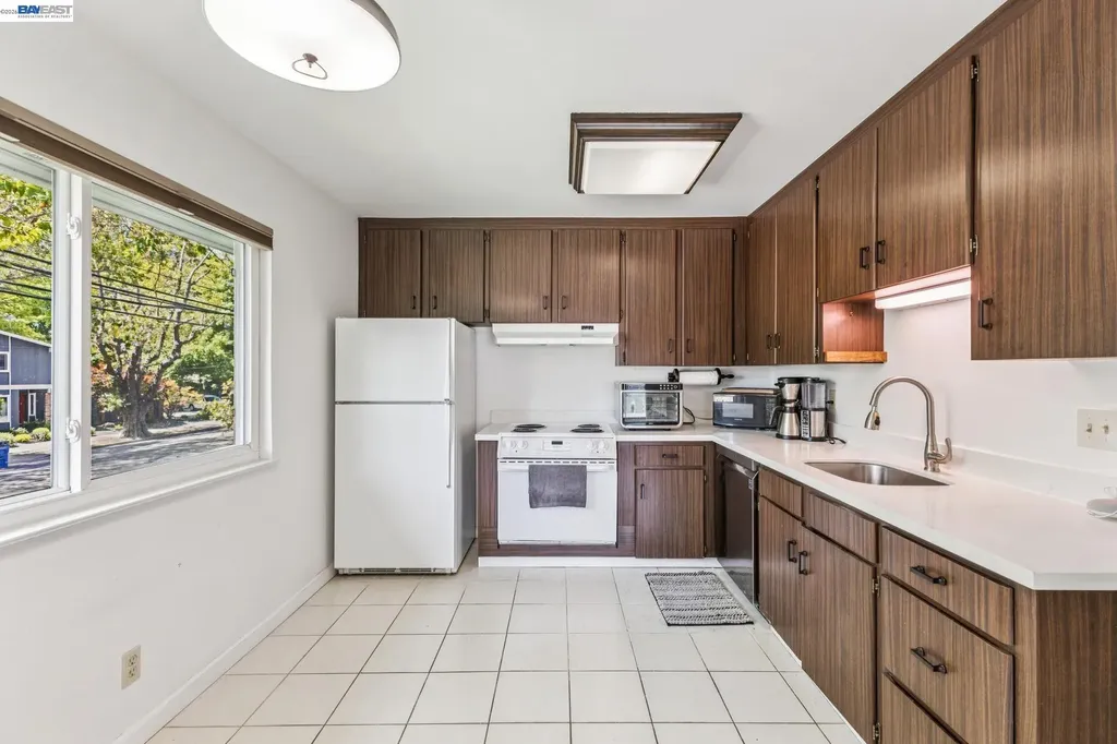 1401 Cottage Street Alameda CA 94501