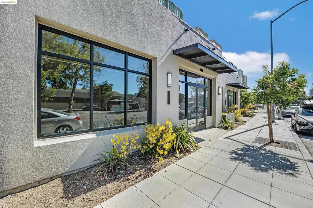 986 Grand Avenue Oakland CA 94607