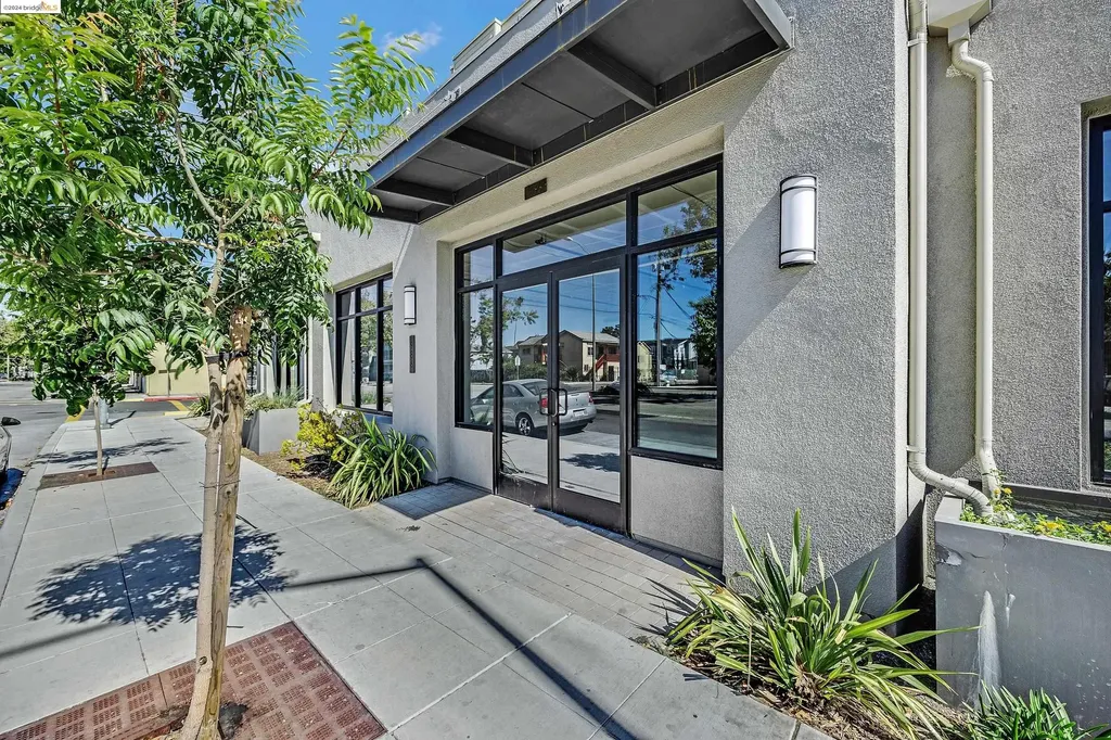 986 Grand Avenue Oakland CA 94607