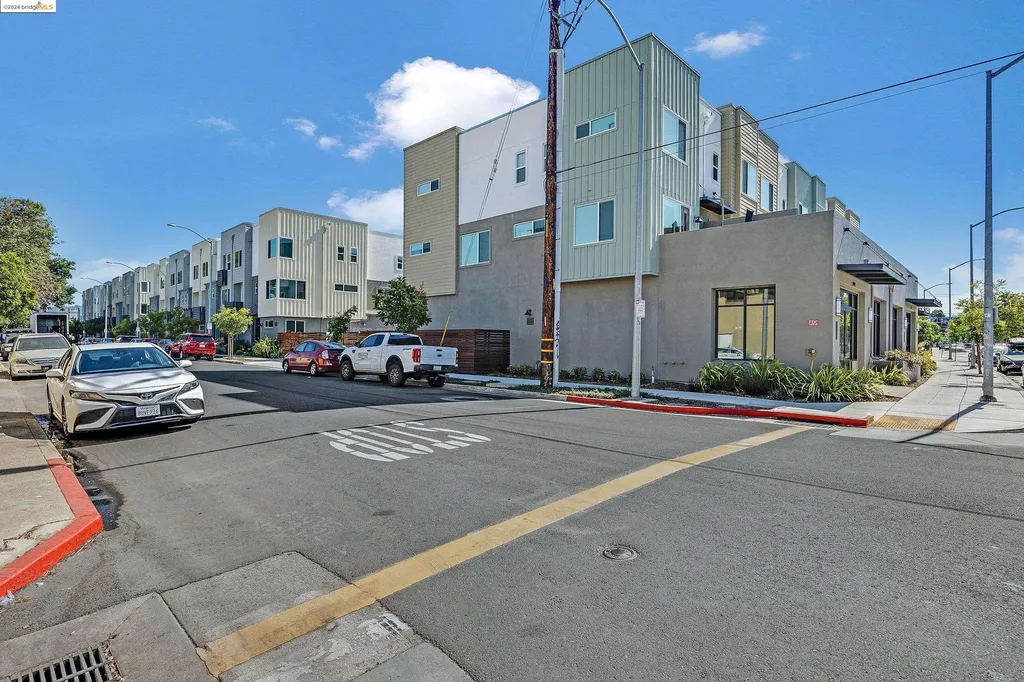 986 Grand Avenue Oakland CA 94607