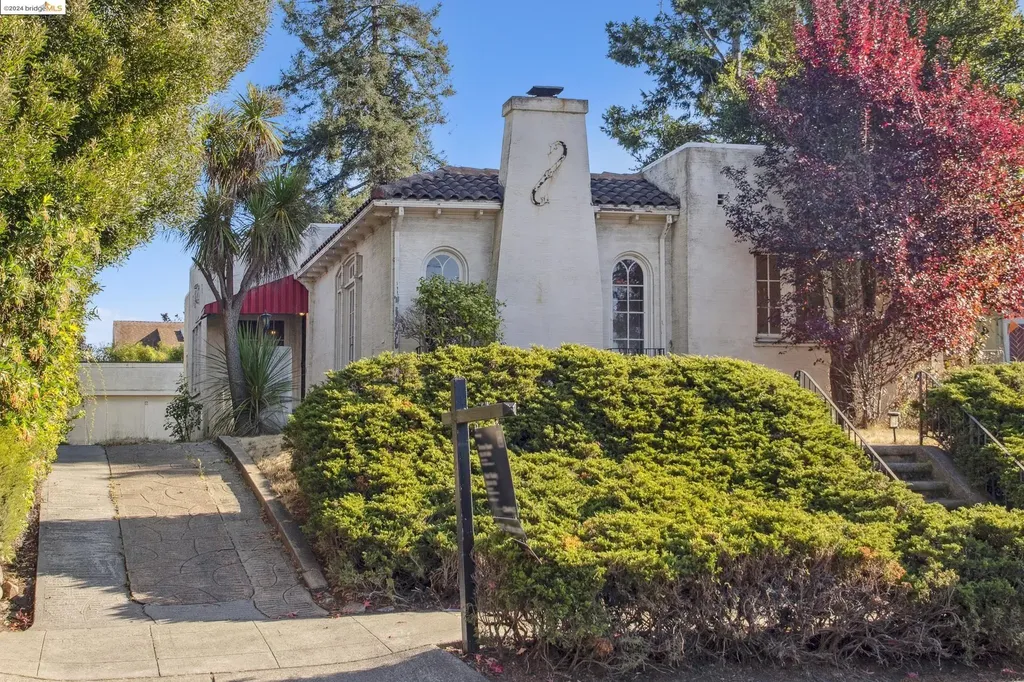 Piedmont CA, 571 Crofton Avenue