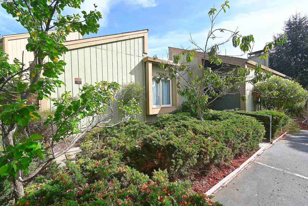 1163 Admiralty Lane Alameda CA 94502