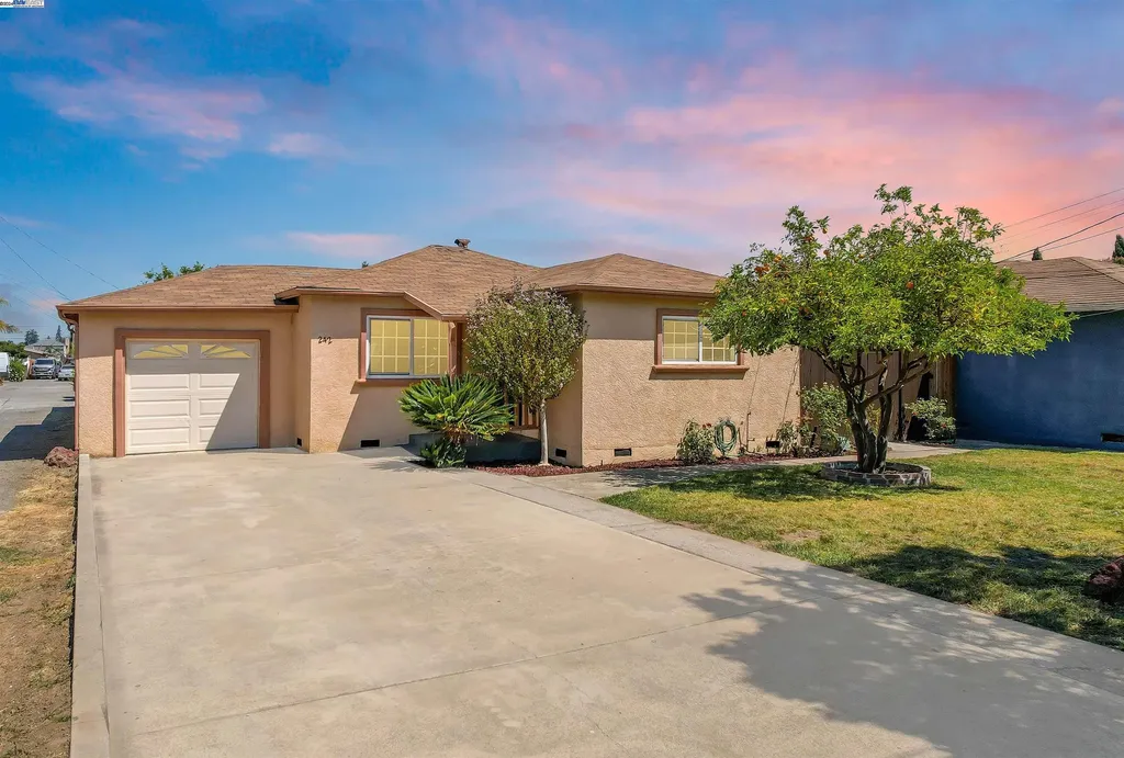 242 Blossom Way Hayward CA 94541