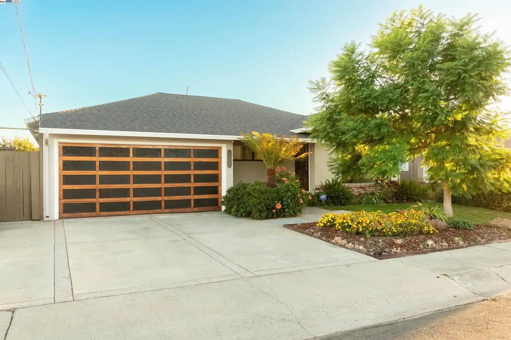 1584 Hickory Avenue San Leandro CA 94579