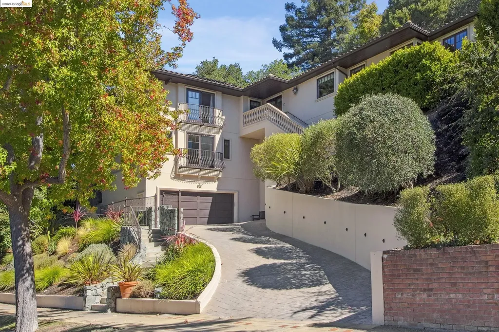 88 Sandringham Road Piedmont CA 94611