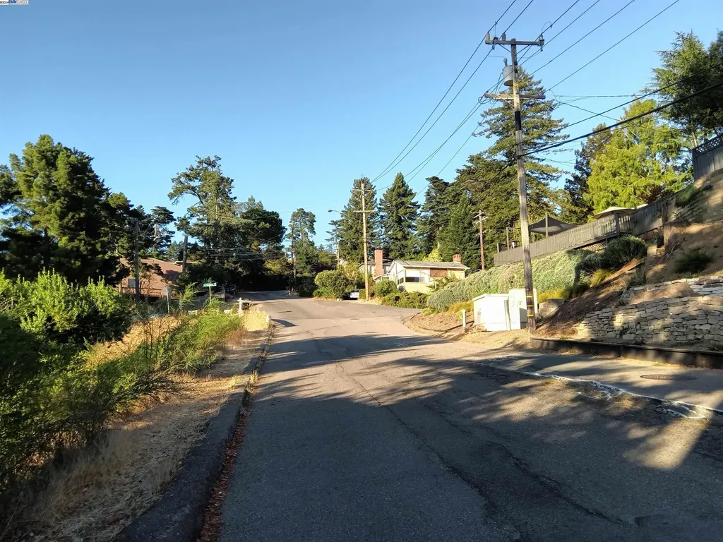 6171 Chelton Drive Oakland CA 94611