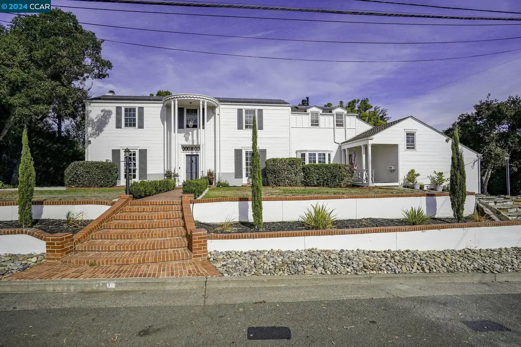 50 La Cresenda Street Vallejo CA 94590