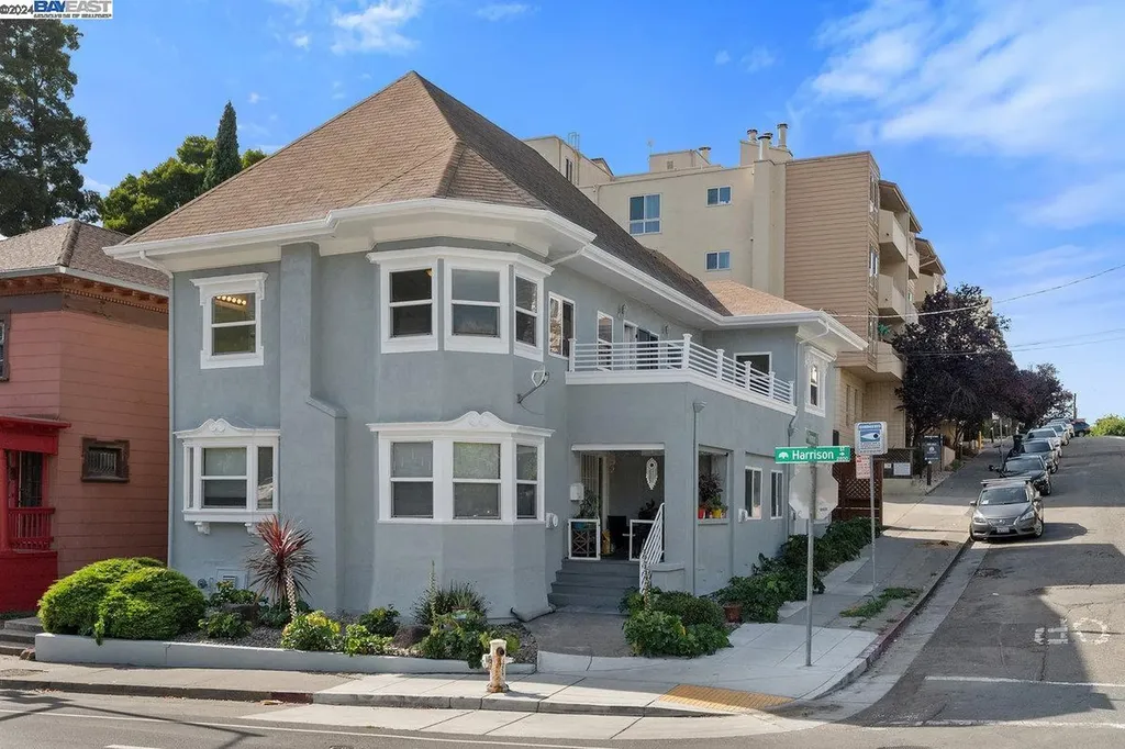2731 Harrison Street Oakland CA 94612