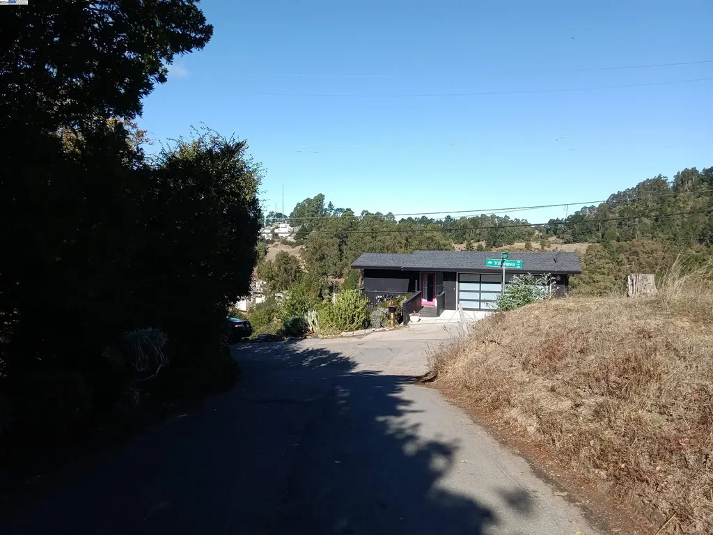 Villanova Drive Oakland CA 94603