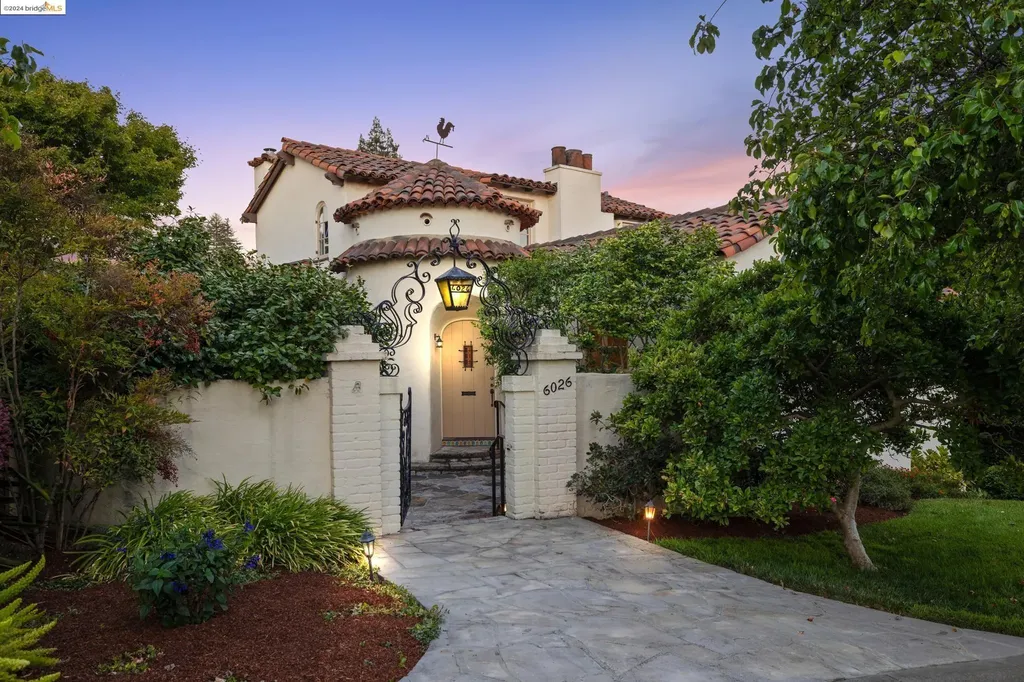 Oakland CA, 6026 Rockwell Street