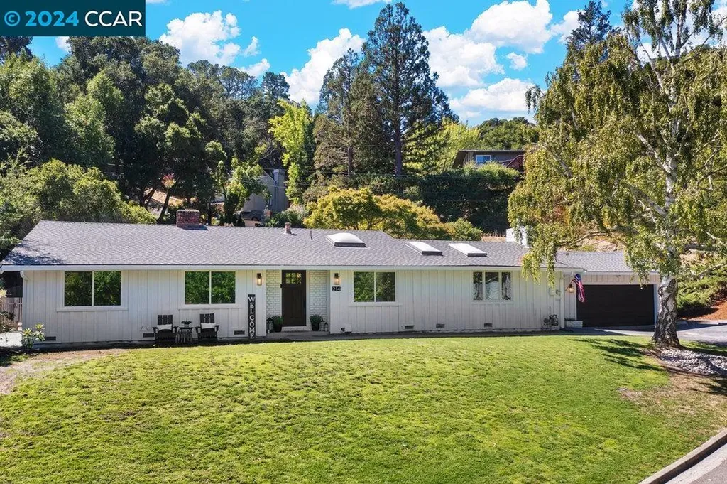 214 Scofield Drive Moraga CA 94556