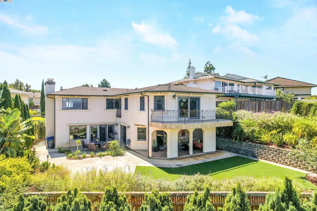 27746 Autumn Court Hayward CA 94542