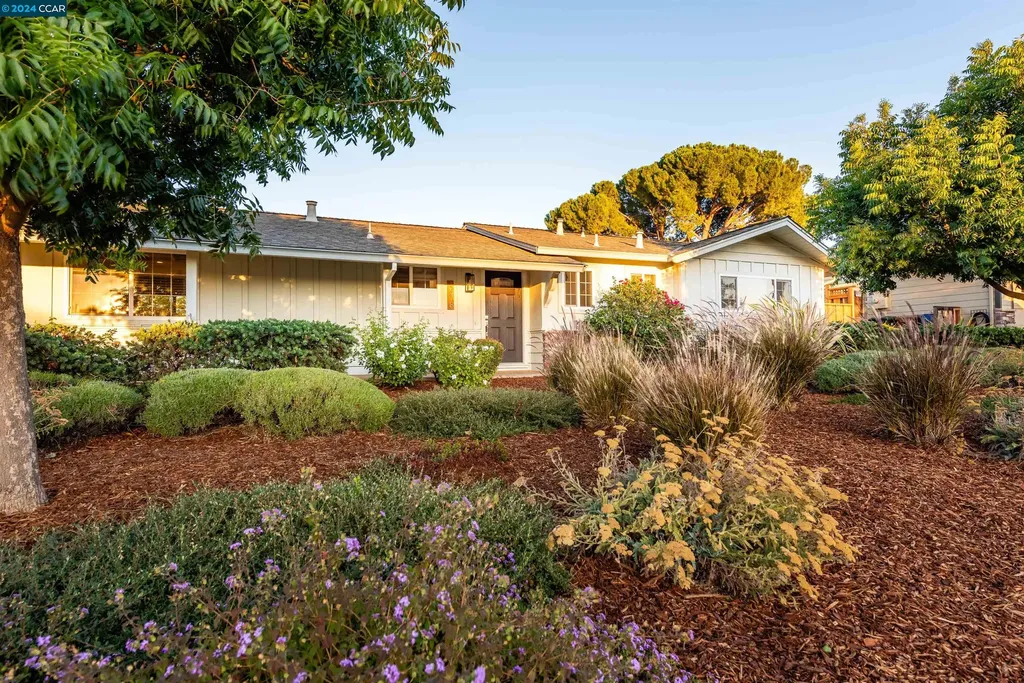1378 Yosemite Circle Clayton CA 94517