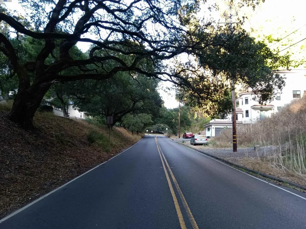 6340 Shepherd Canyon Road Oakland CA 94611