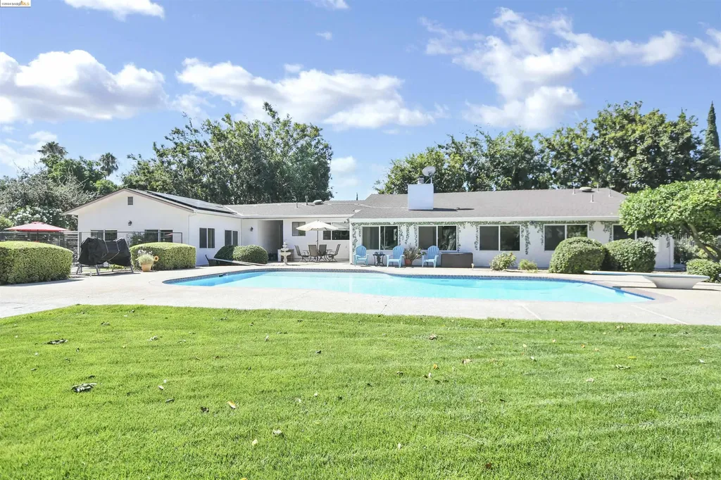 110 Old Oak Court Oakley CA 94561