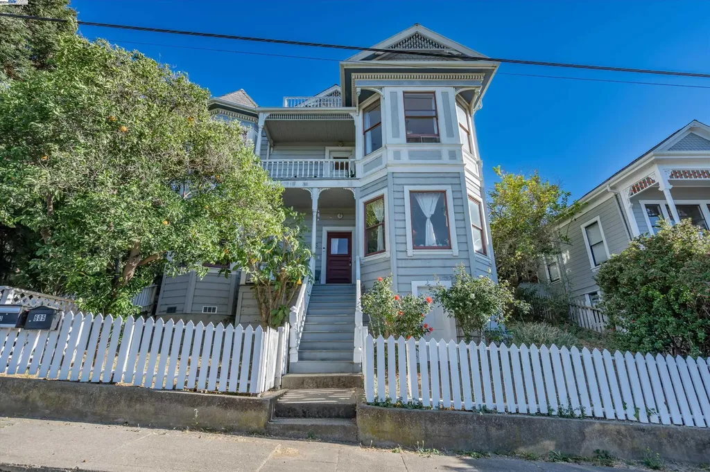 601-605 Winslow Street Crockett CA 94525