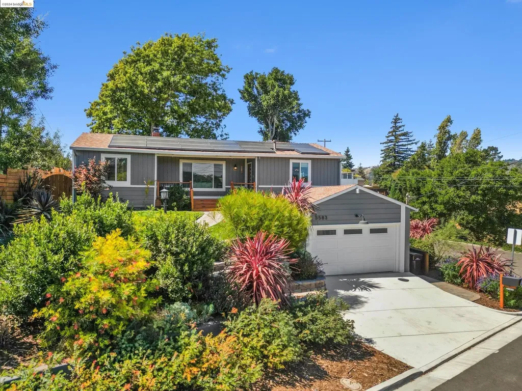 3583 Calandria Avenue Oakland CA 94605