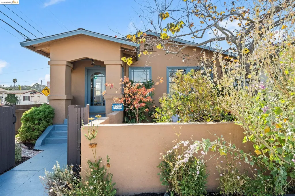 2944 Minna Avenue Oakland CA 94619