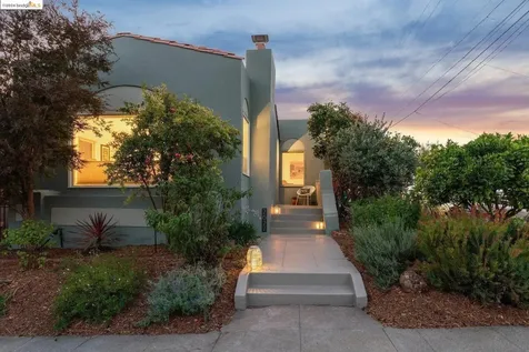 2627 Eastman Avenue Oakland CA 94619