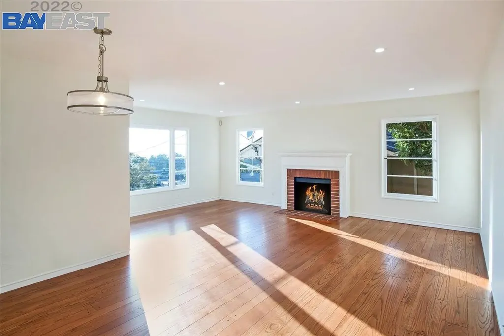 10600 Sheldon Street Oakland CA 94605
