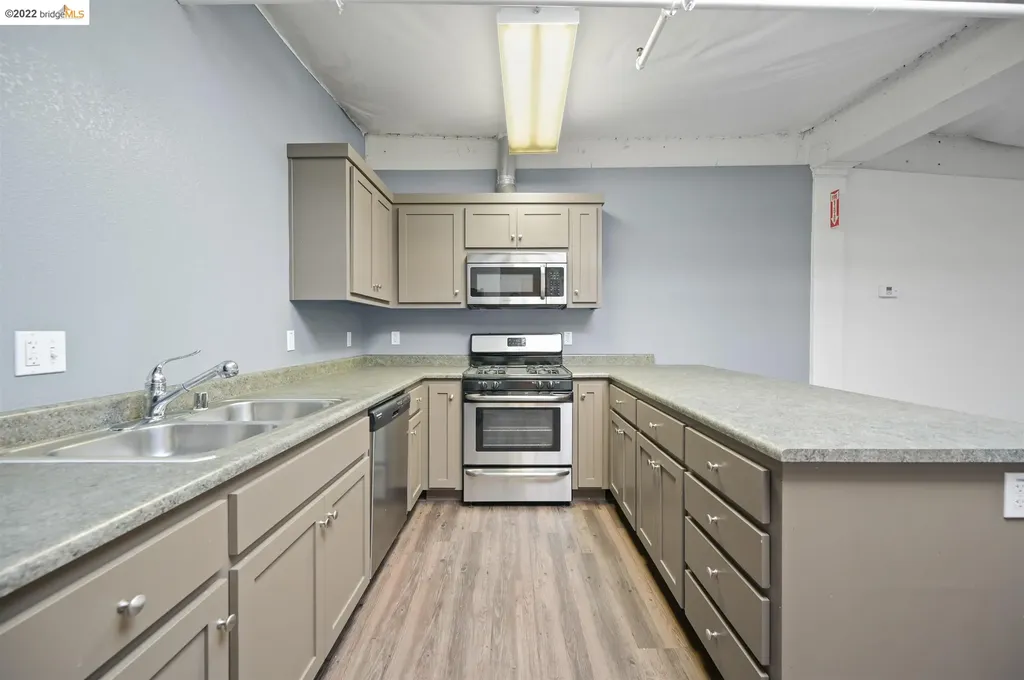 1035 22nd Avenue, #7 Oakland CA 94606