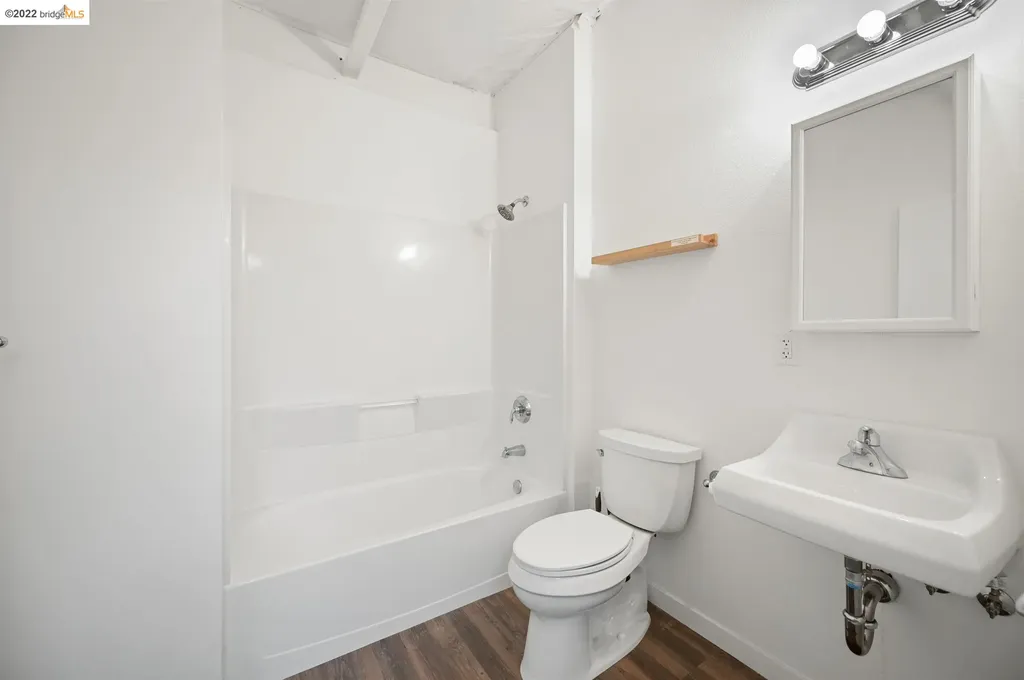 1035 22nd Avenue, #7 Oakland CA 94606