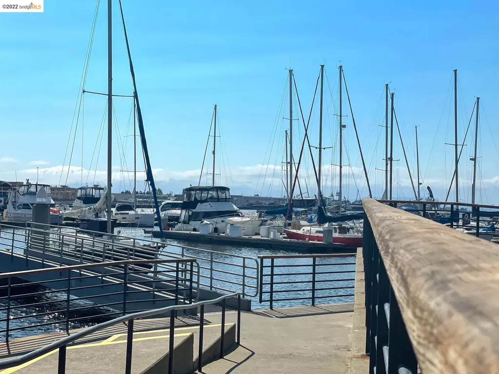 1017 22nd Avenue, #201 Oakland CA 94606