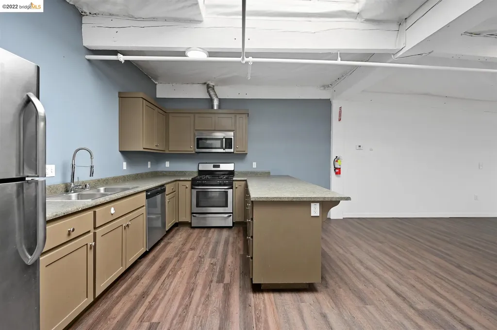 1035 22nd Avenue, #13 Oakland CA 94606