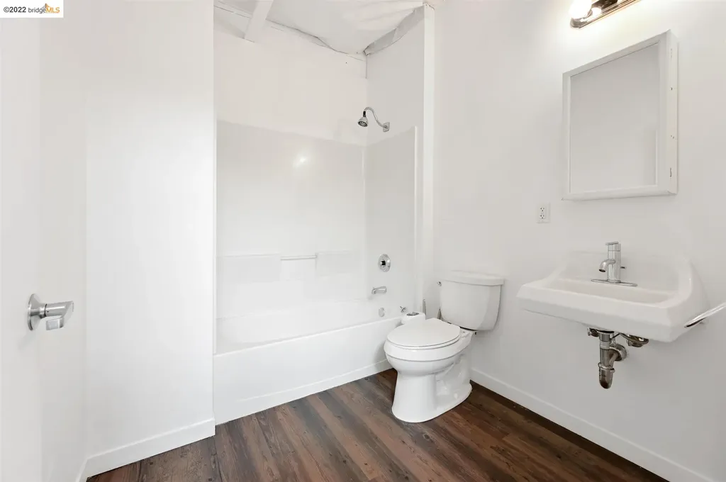 1035 22nd Avenue, #13 Oakland CA 94606