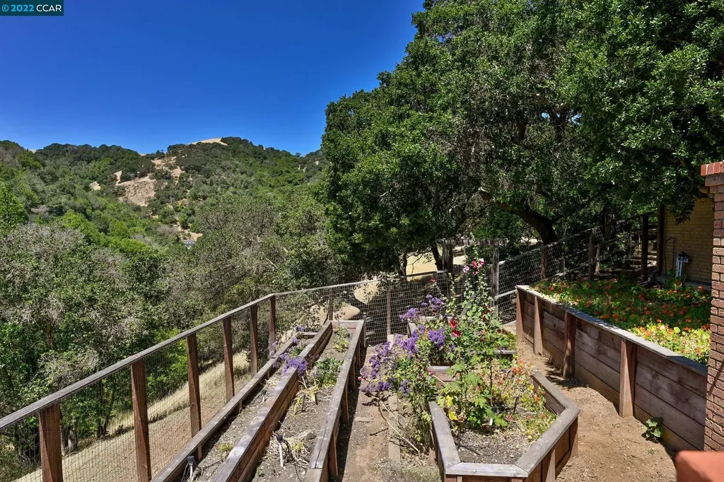 5433 Alhambra Valley Road Martinez CA 94553