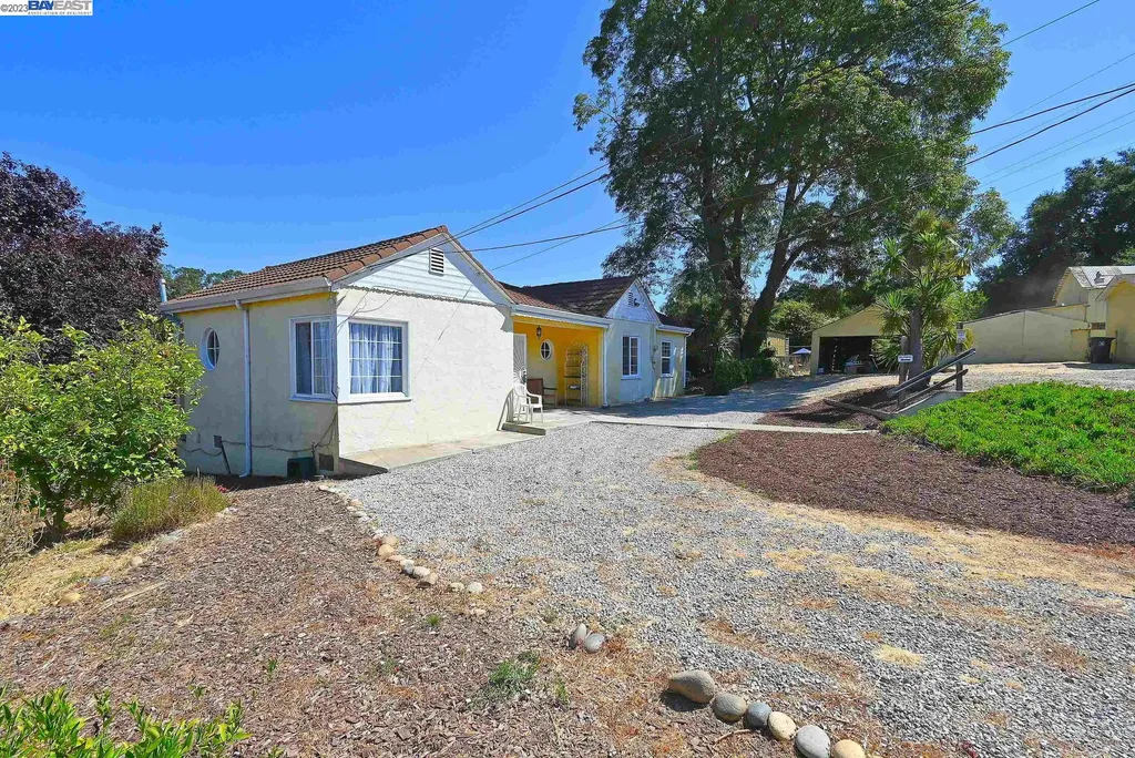 2636 East Avenue Hayward CA 94541