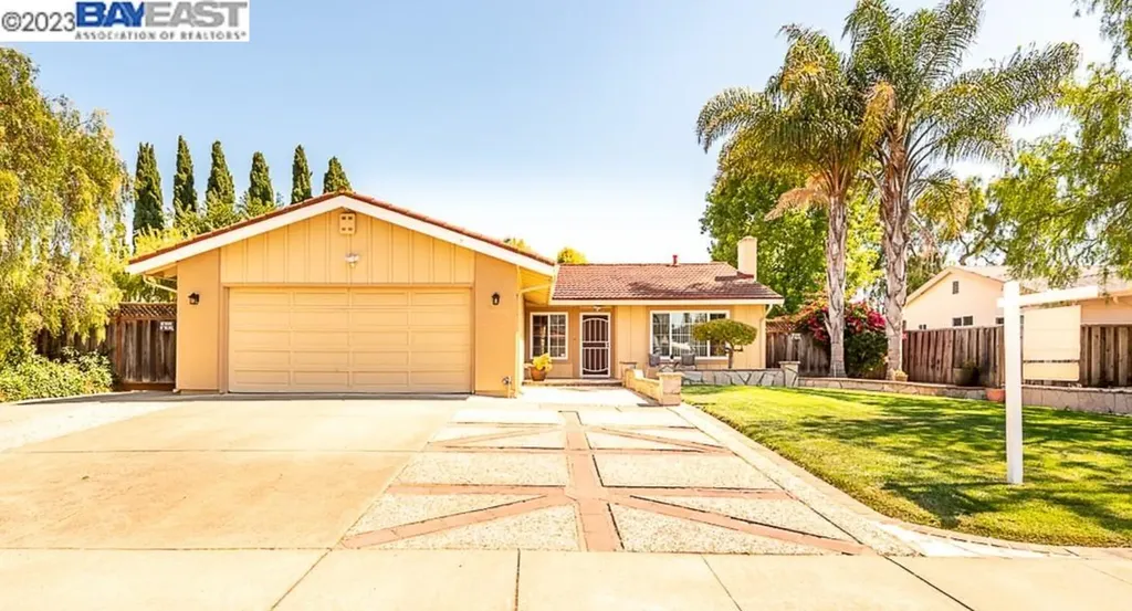 3056 Stonehenge Road Fremont CA 94555